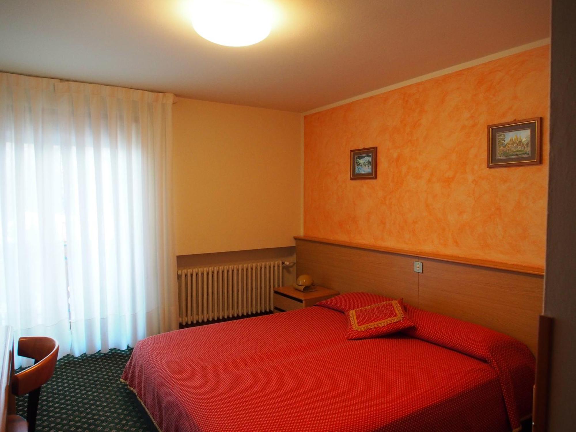 Hotel Belvedere Roana Room photo